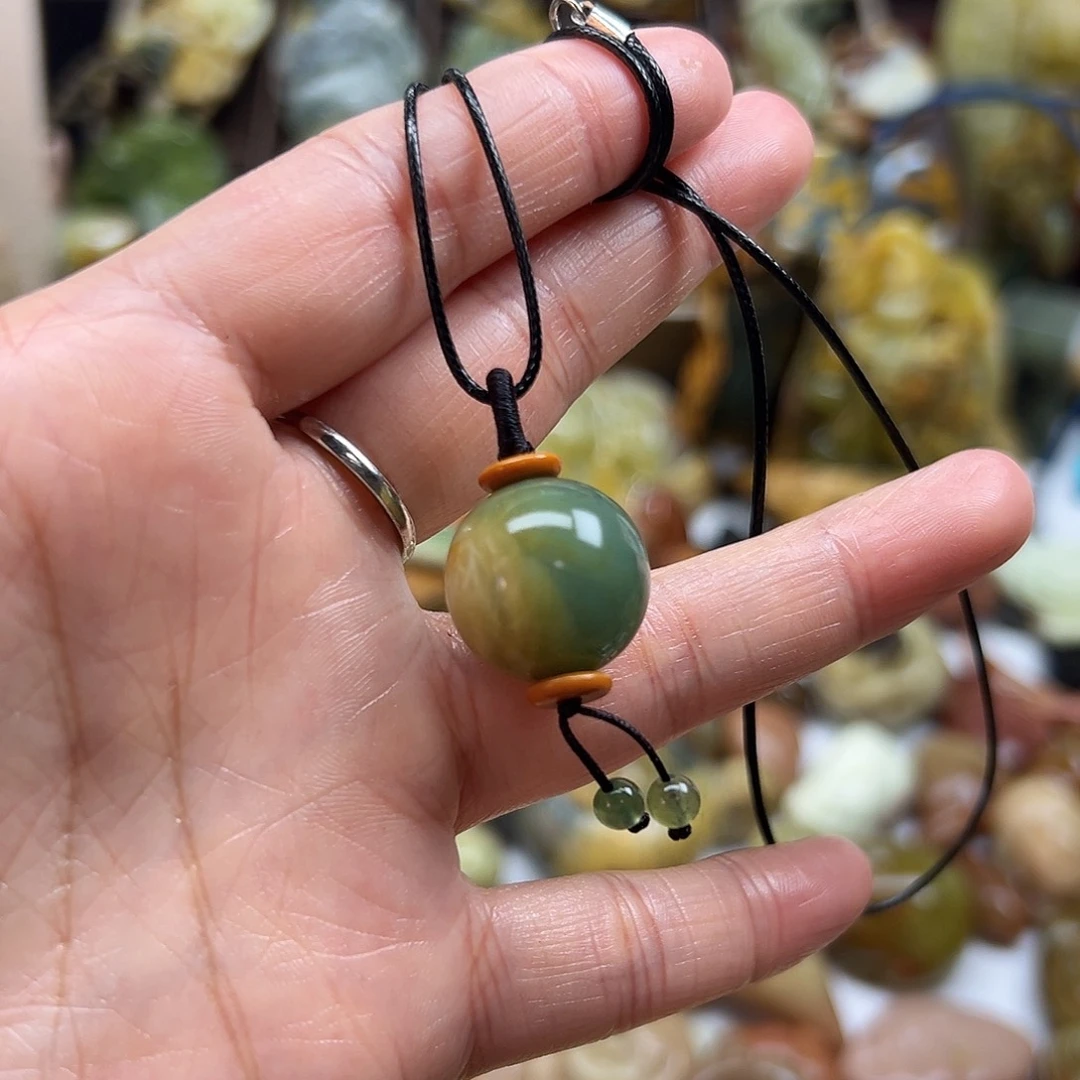 岫玉未镶嵌颈饰花玉锁骨