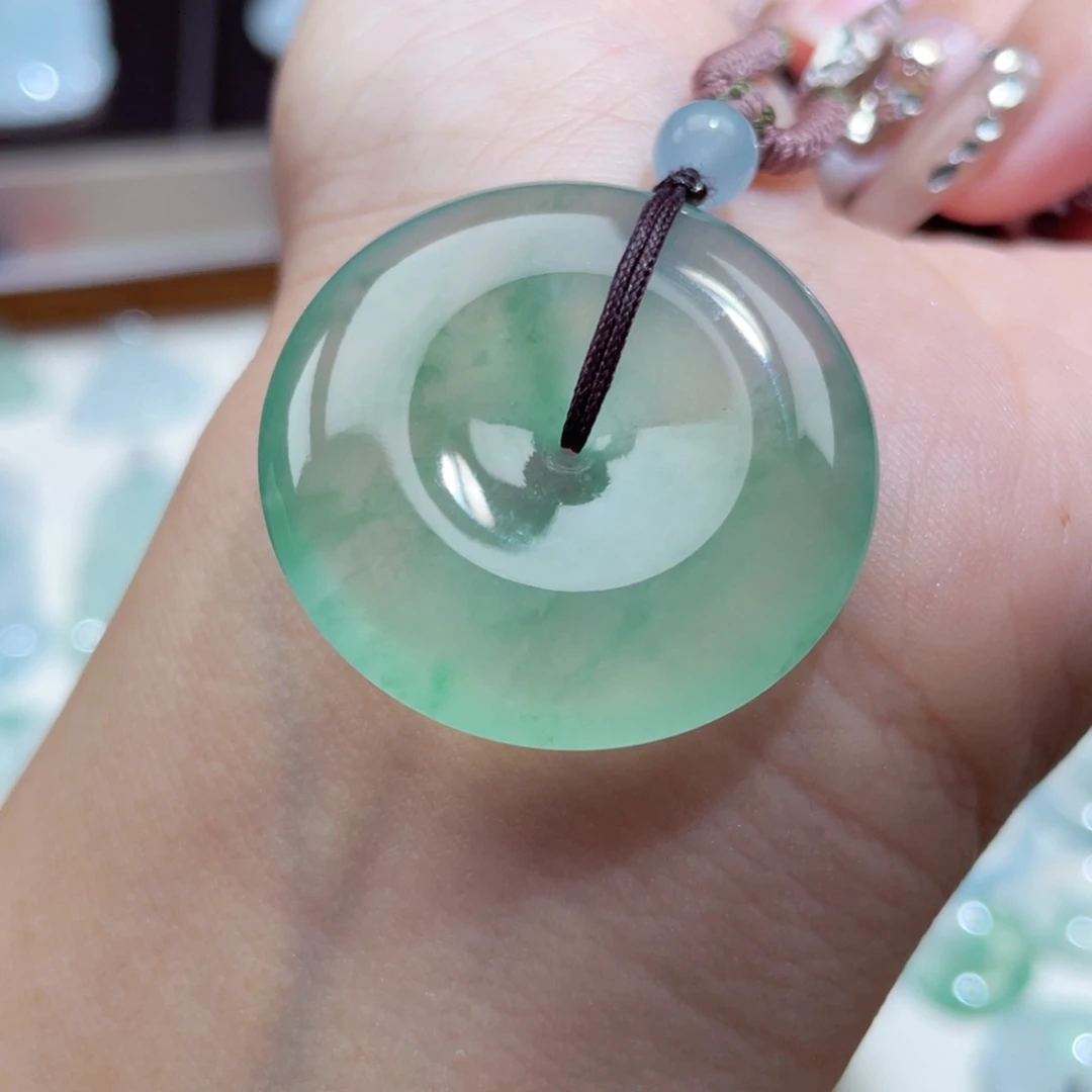 颈饰未镶嵌翡翠平安扣