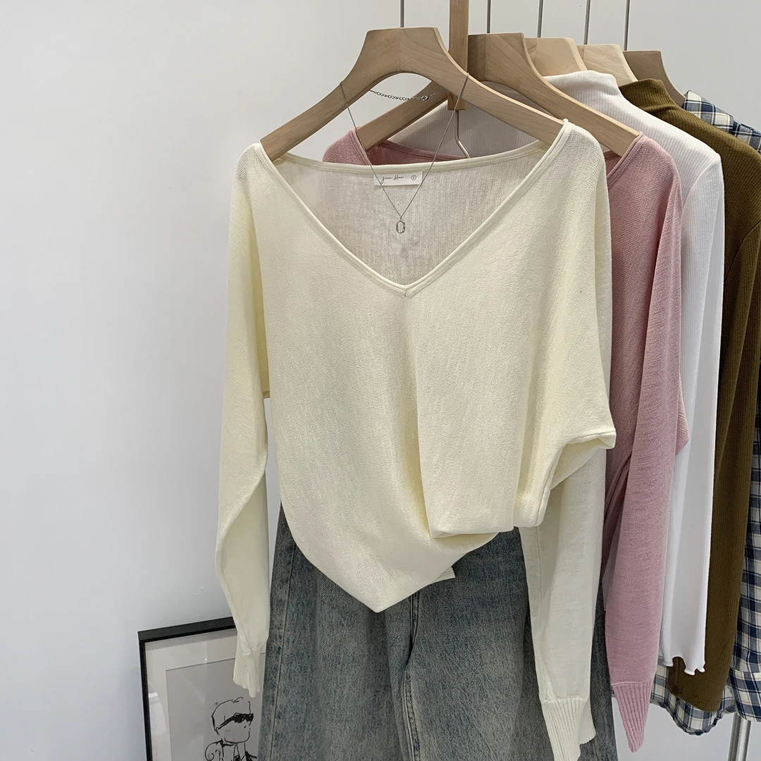 宽松慵懒风杏色V领长袖针织衫女2025早秋高级轻薄防晒罩衫小上衣