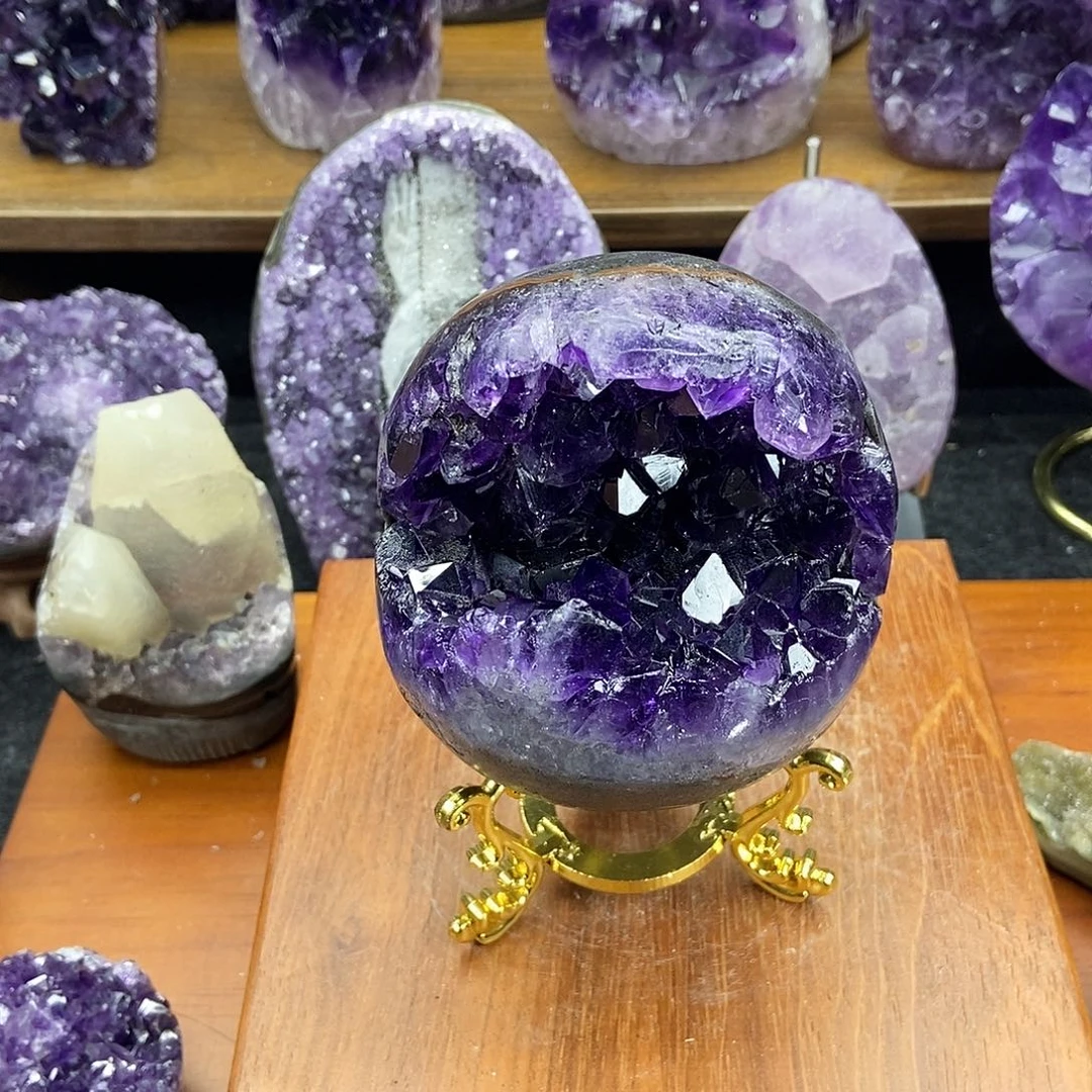 紫晶未镶嵌大型摆件（非配饰）