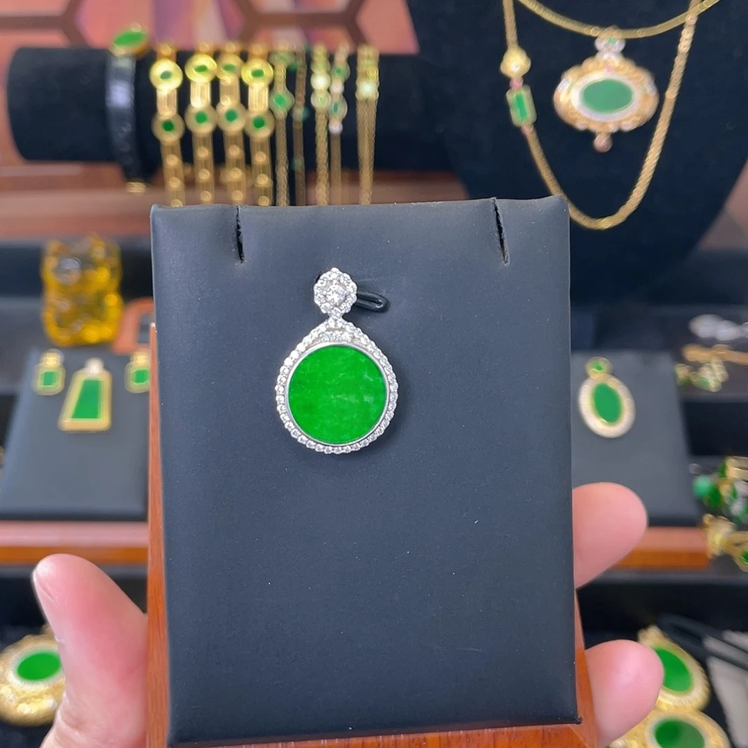 翡翠银S925镀金镶嵌吊坠(赠链)