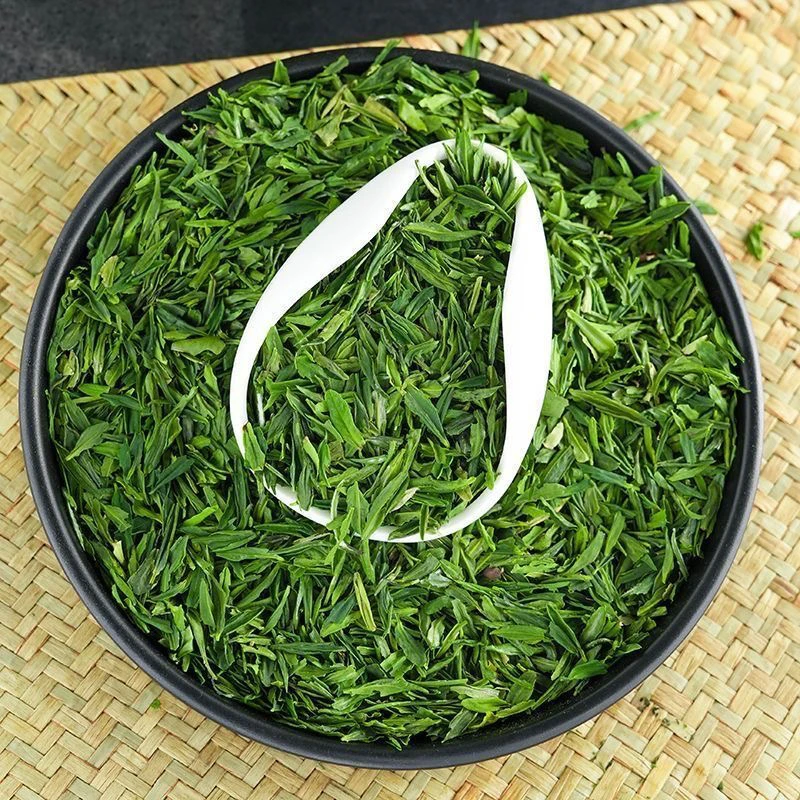 贵州绿茶雀舌茶片 色泽鲜亮 新鲜冲泡