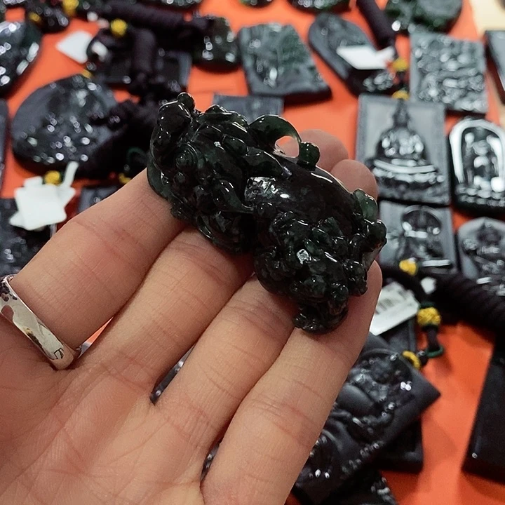 翡翠未镶嵌颈饰翡翠e