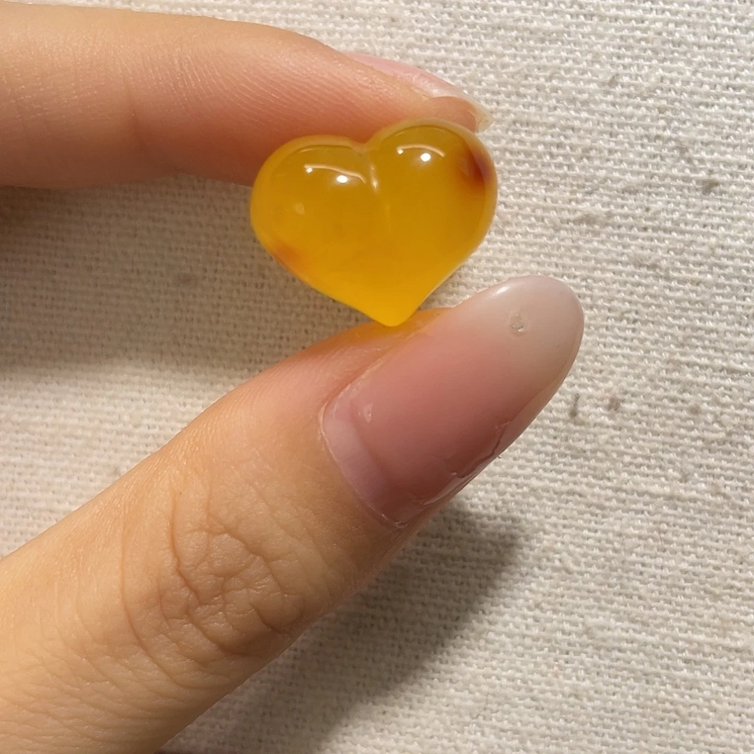 琥珀未镶嵌裸石屁桃