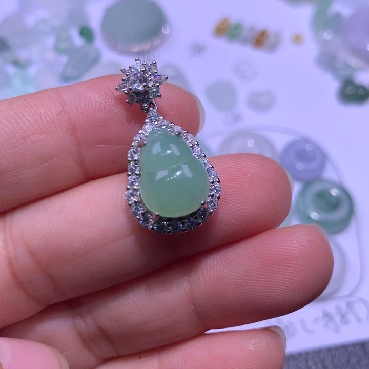 翡翠银S925镶嵌颈饰葫芦