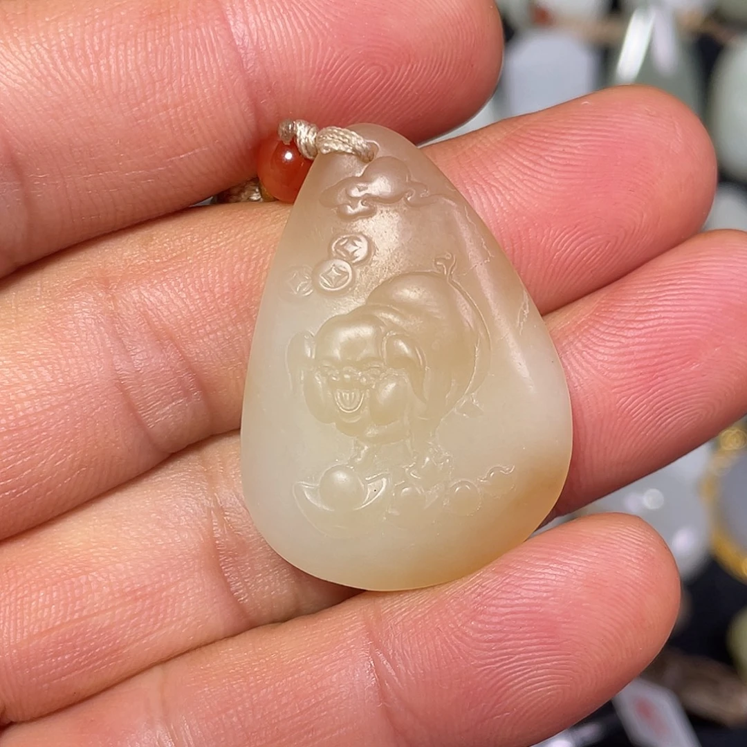 和田玉未镶嵌颈饰吊坠