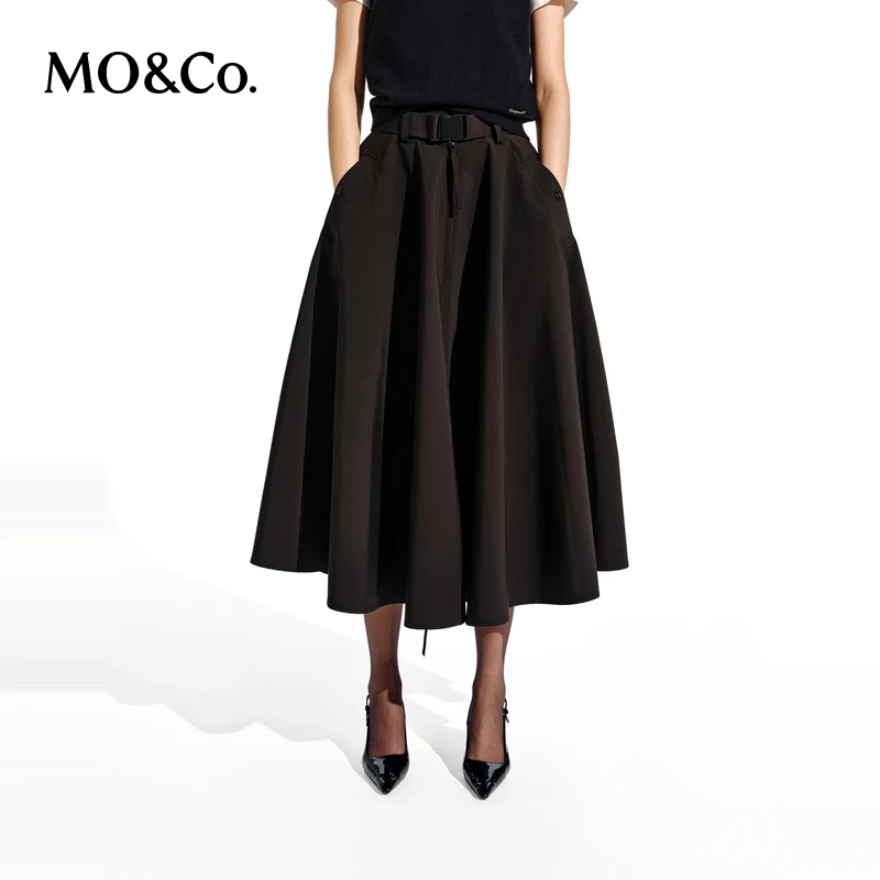 MOCO半身裙2025春新品黑色机能风高腰蓬松小黑裙附腰带MBE1SKT032