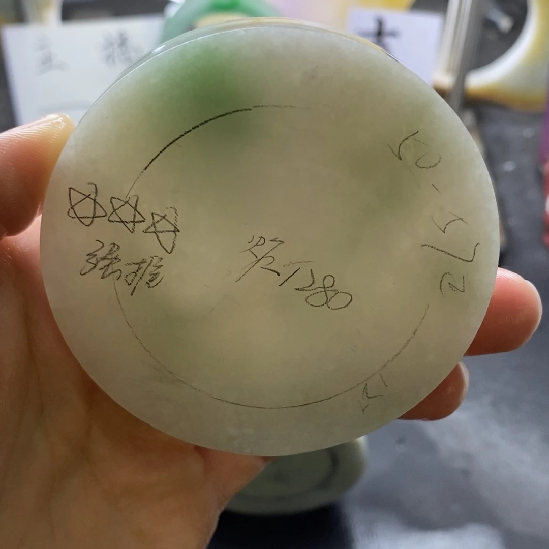 定制翡翠未镶嵌翡翠手镯