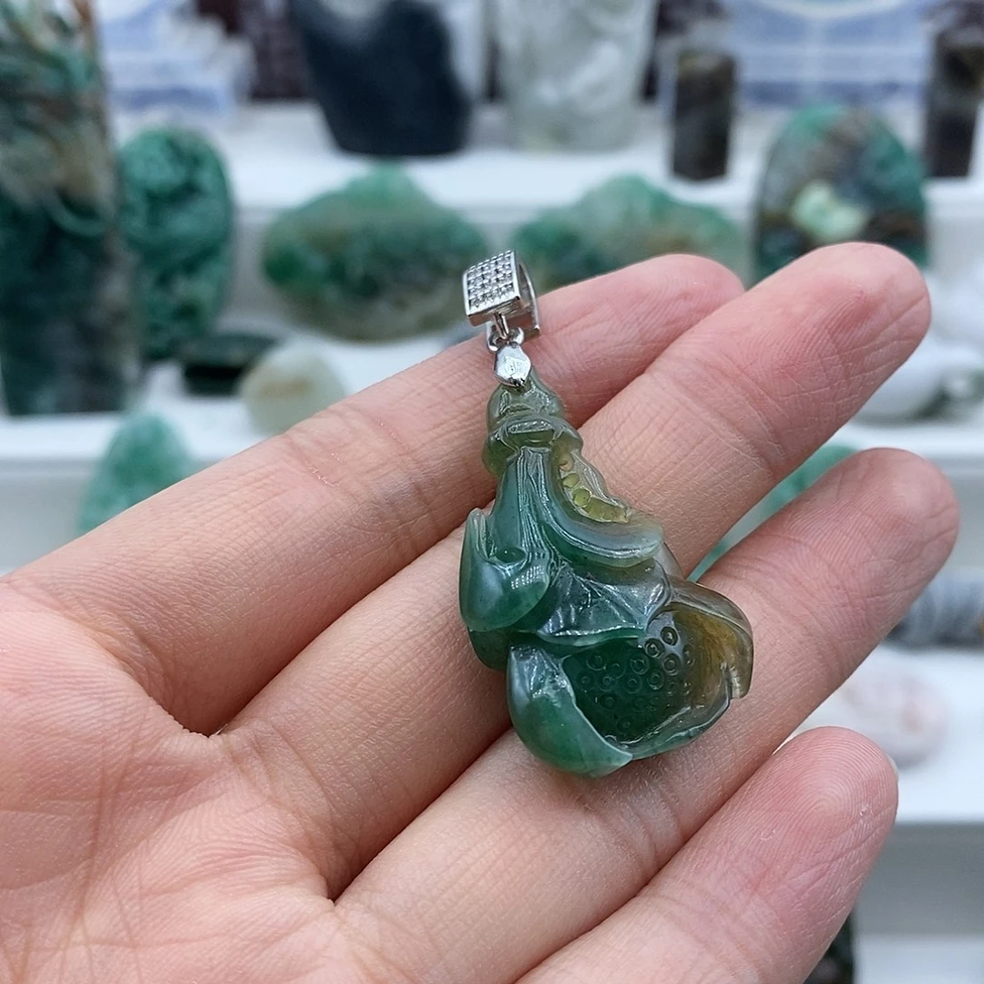 想***字独山玉未镶嵌颈饰