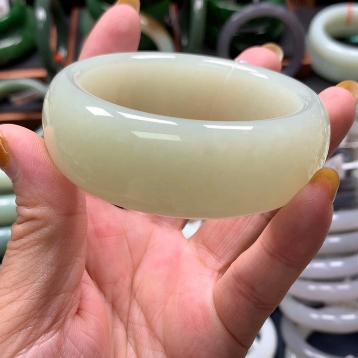 【闪购商品】未镶嵌手镯和田玉