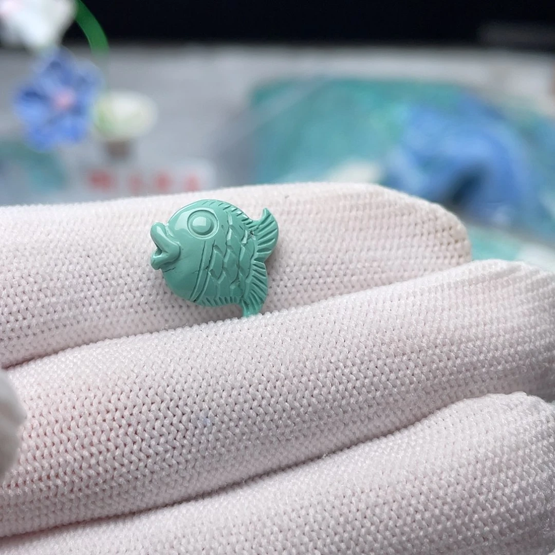 葛***格绿松石未镶嵌珠宝奇石