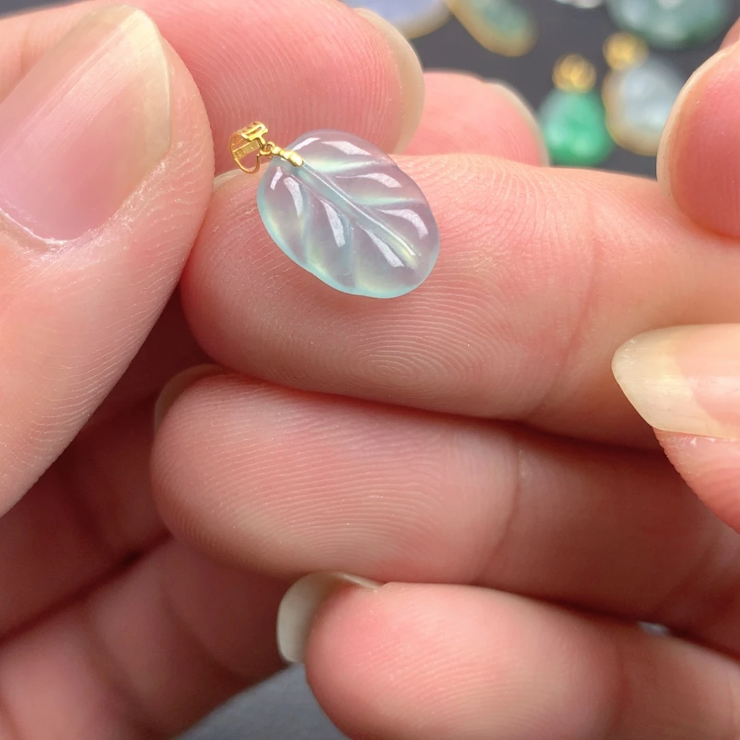 【闪购商品】颈饰18K金镶嵌翡翠翡翠