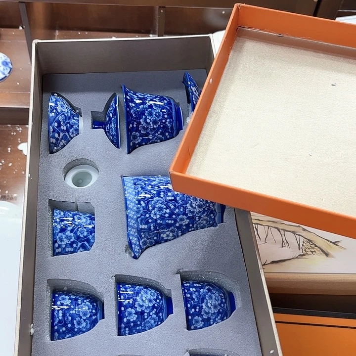 孤品茶具套装等。
