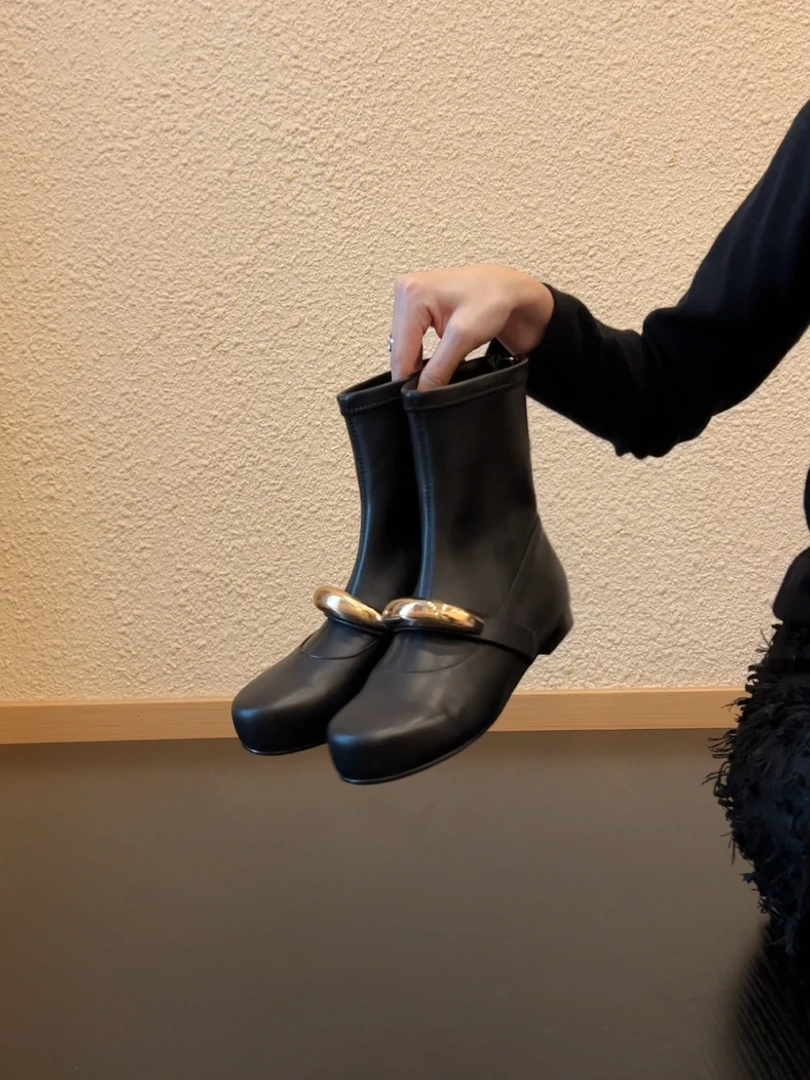 Pokoy-1.3cm复古英伦风圆头设计感金扣后拉链弹力瘦瘦靴