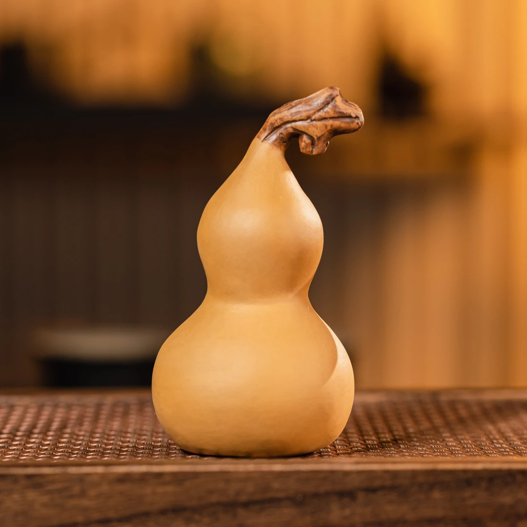 GS6-017  宜兴手工紫砂   黄葫芦茶宠