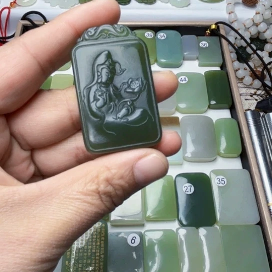 和田玉颈饰未镶嵌