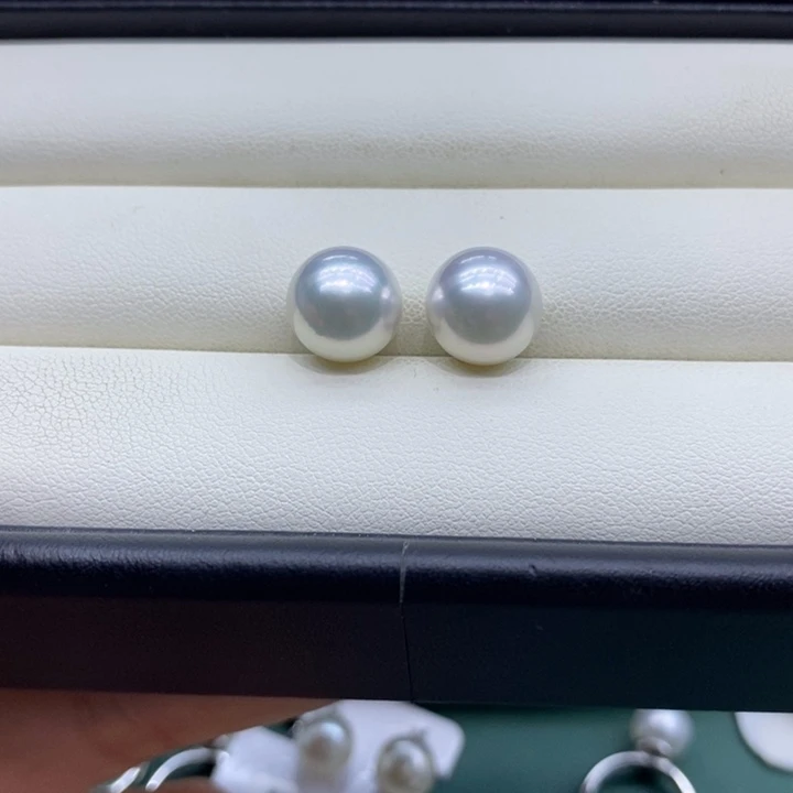 18K金镶嵌海水珍珠耳饰菲*