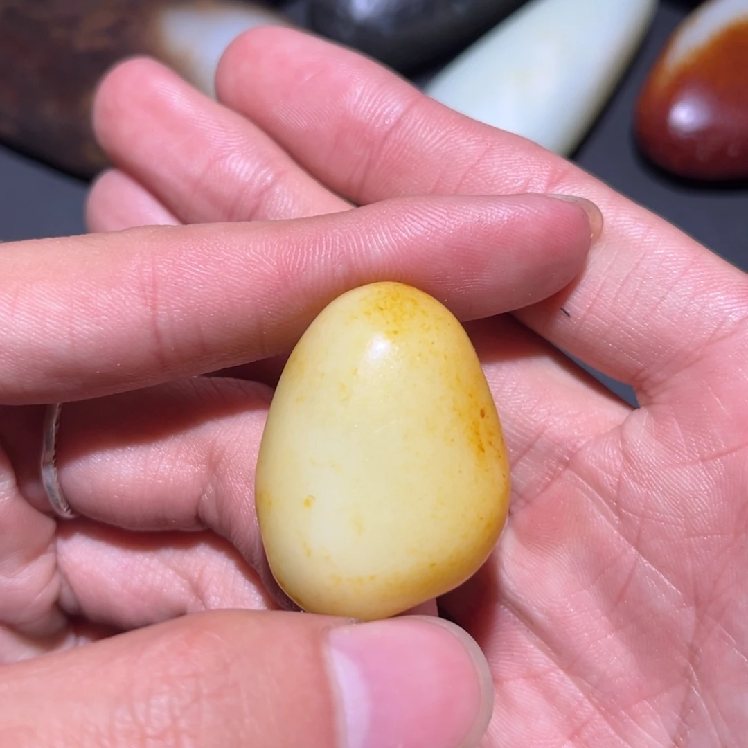 和田玉未镶嵌珠宝奇石