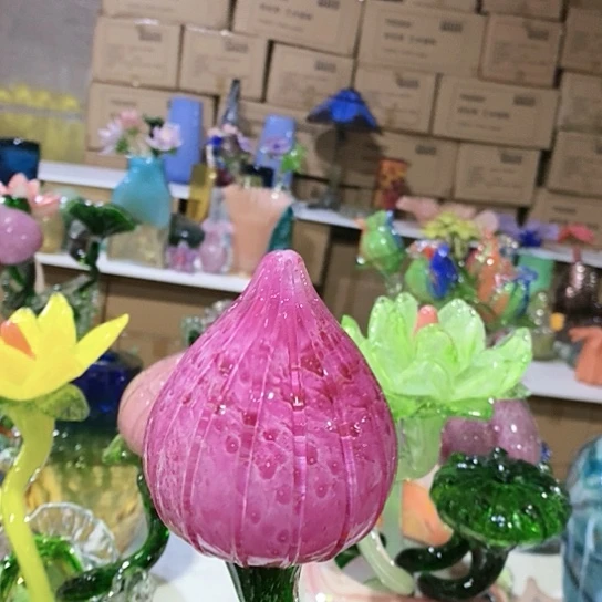 琉璃花瓶高45厘米宽9厘米