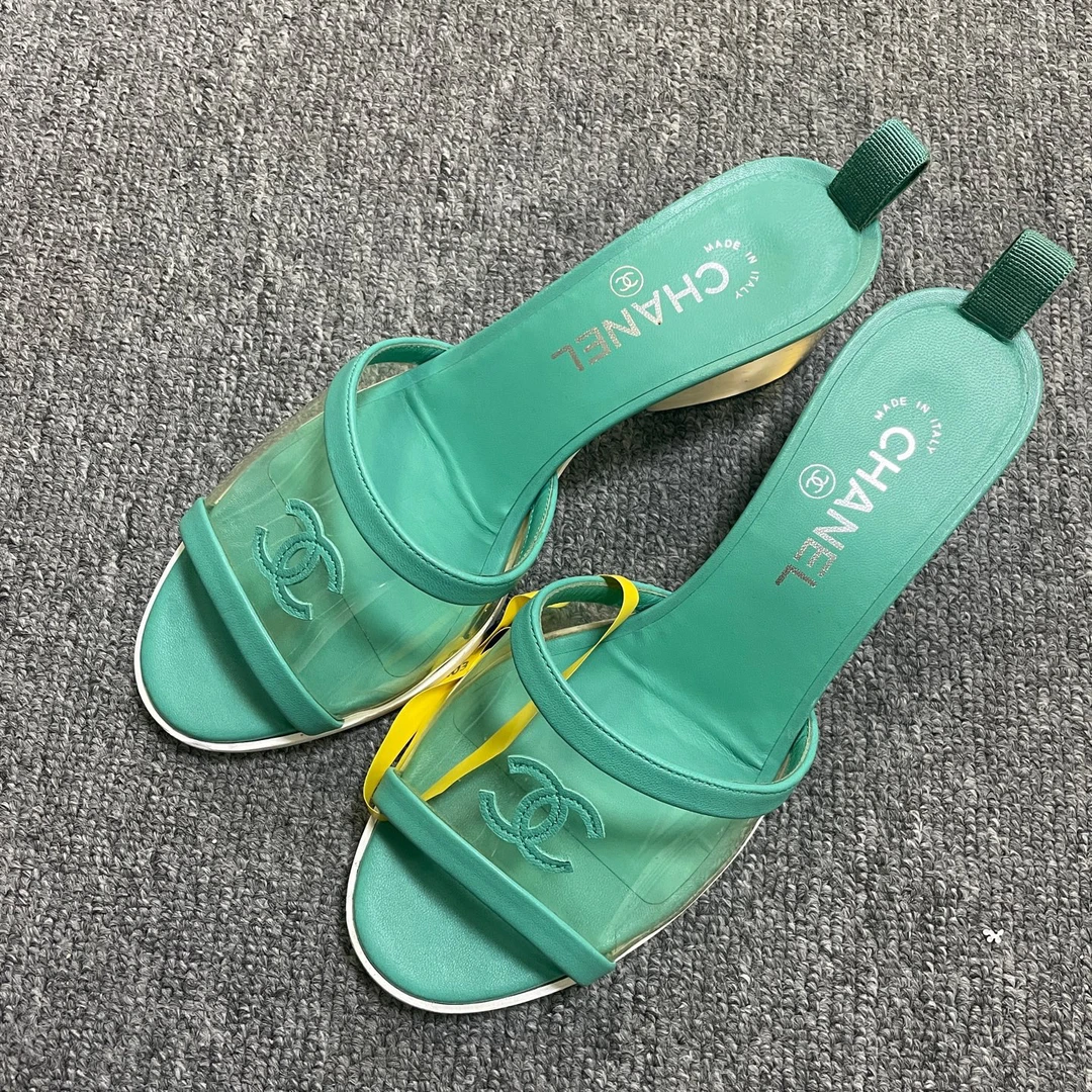 95新 Chanel/香奈儿 露趾粗跟一字拖鞋39码/14103