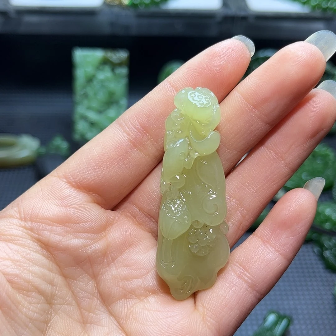 和田玉颈饰未镶嵌晴***空