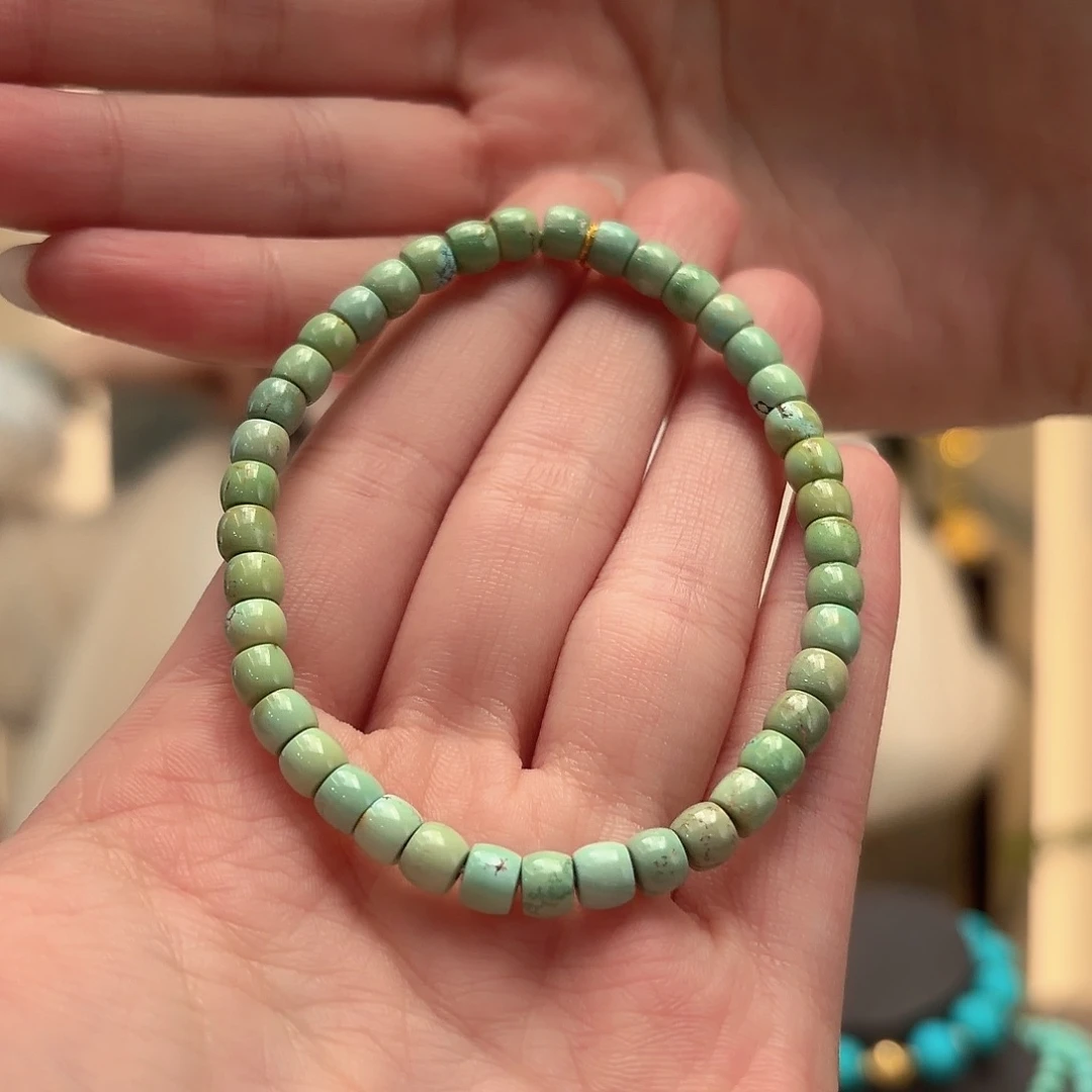 绿松石未镶嵌颈饰