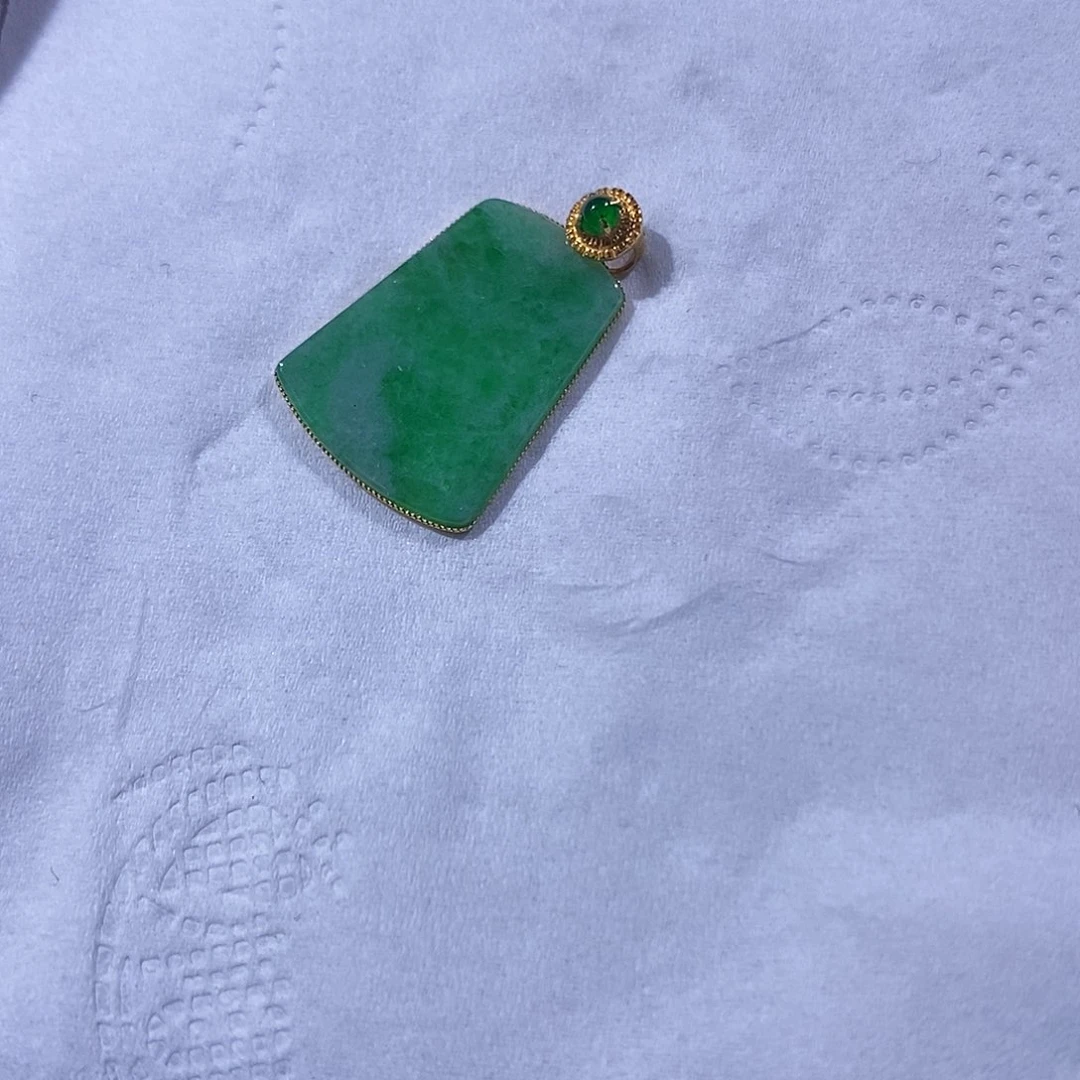 翡翠吊坠(不含链)18K金镶嵌