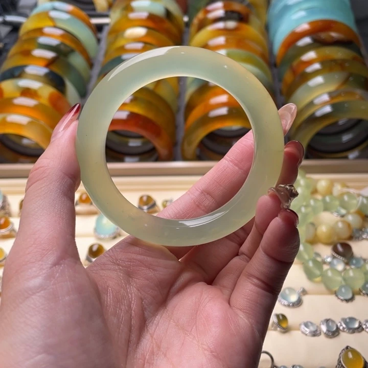 蛇纹石玉手镯未镶嵌53.3