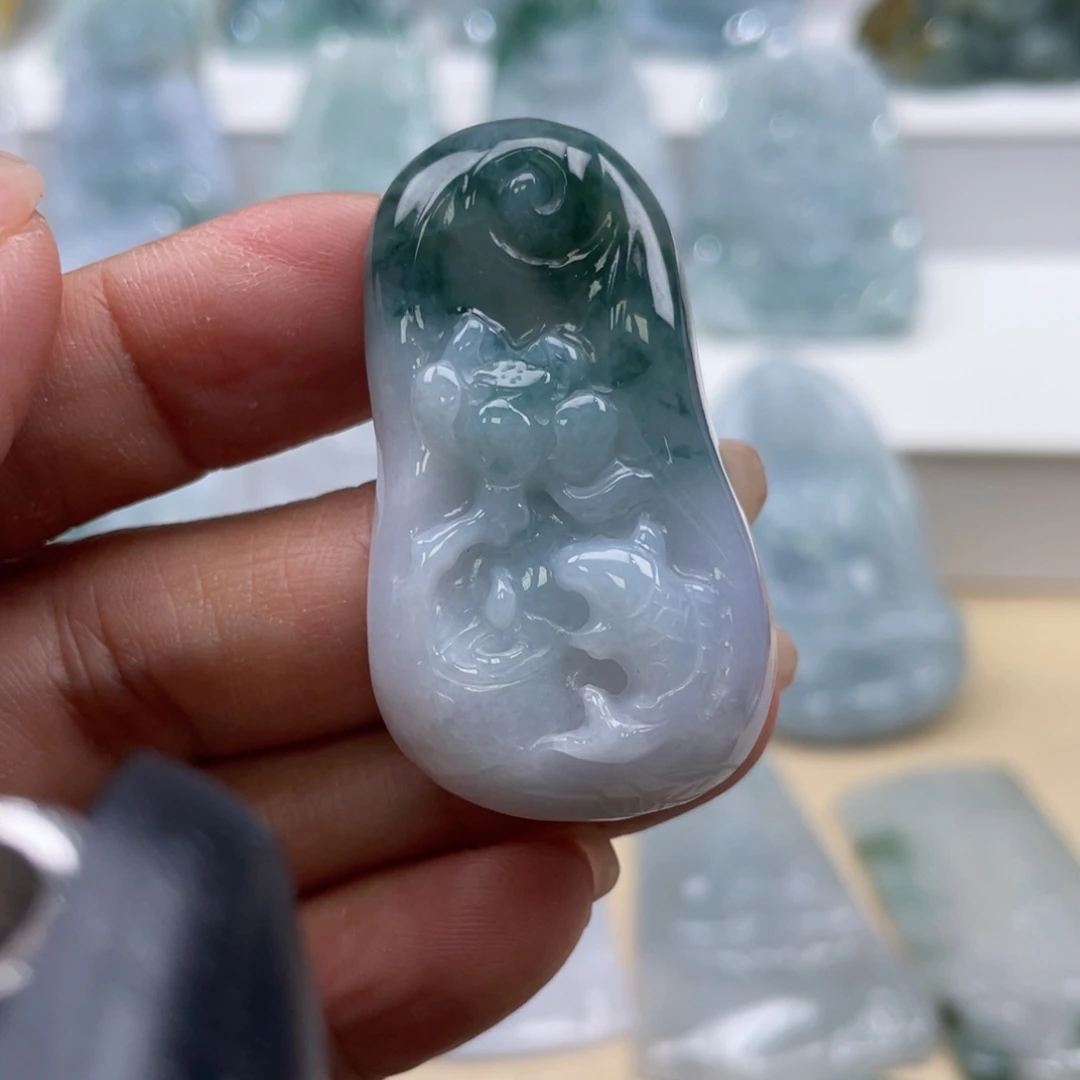 颈饰未镶嵌翡翠荷叶鱼