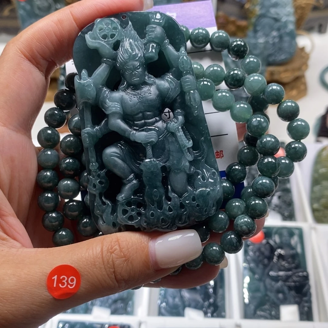 翡翠未镶嵌颈饰薪***凉