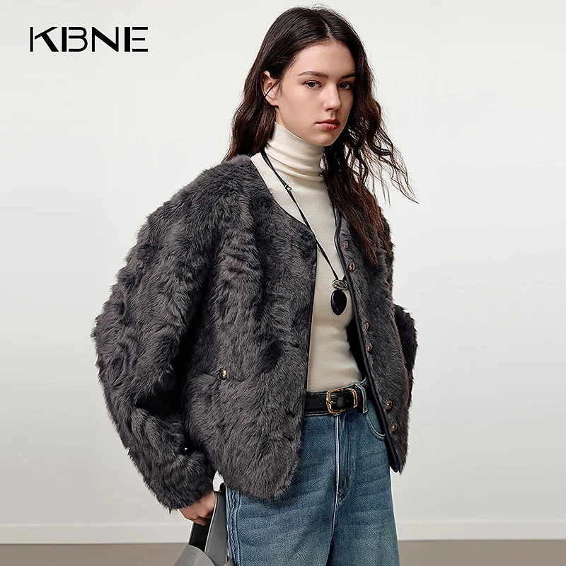 KBNE小香风外套女款爆款2025新款秋冬时髦保暖皮毛一体毛毛外套
