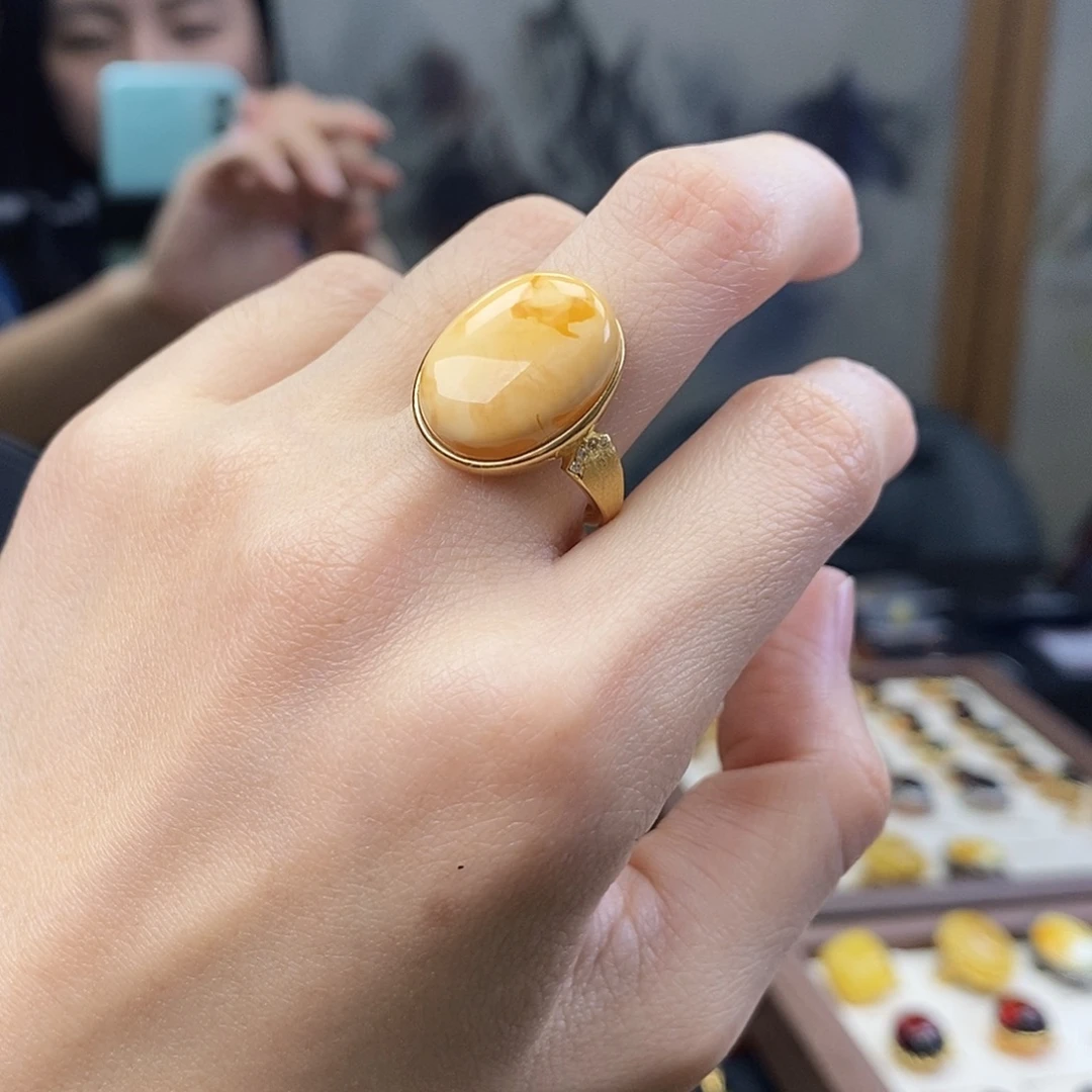 琥珀未镶嵌裸石成品