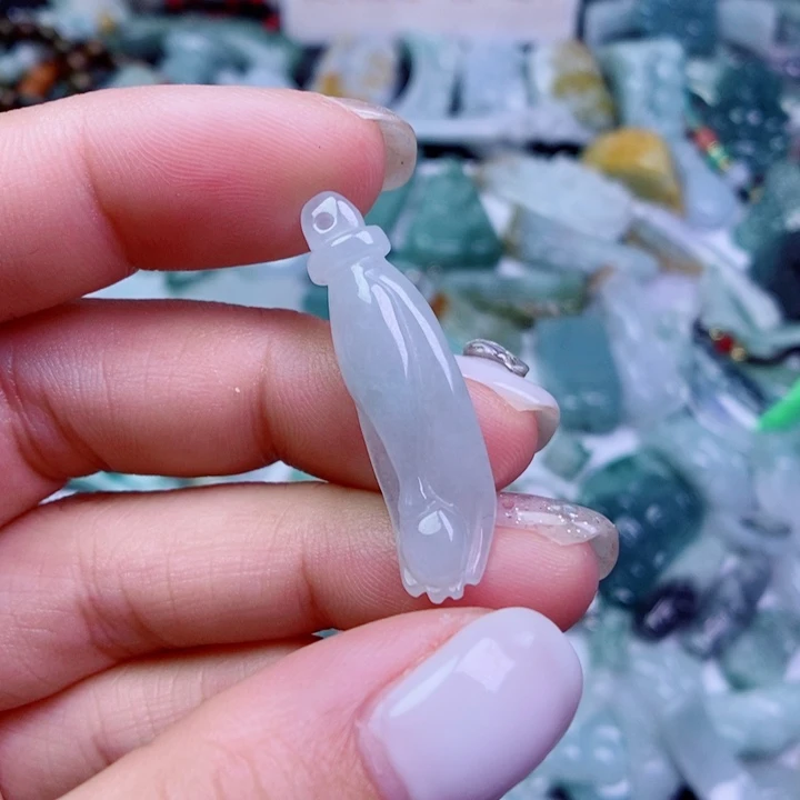 翡翠未镶嵌颈饰吊坠