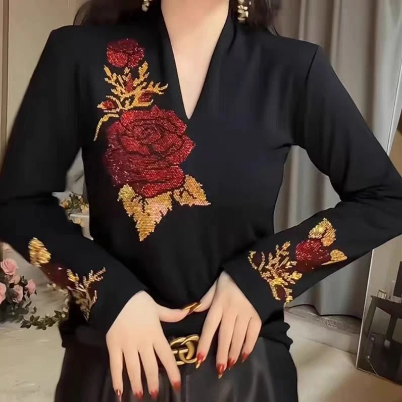 【玫瑰夫人】打底衫女内搭秋冬时尚烫钻上衣修身显瘦长袖T恤有米