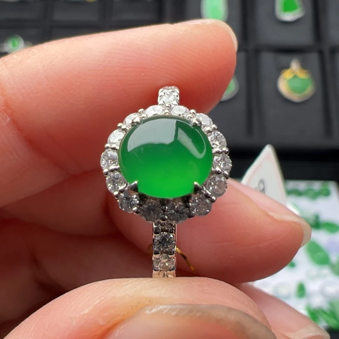 翡翠18K金镶嵌颈饰戒指