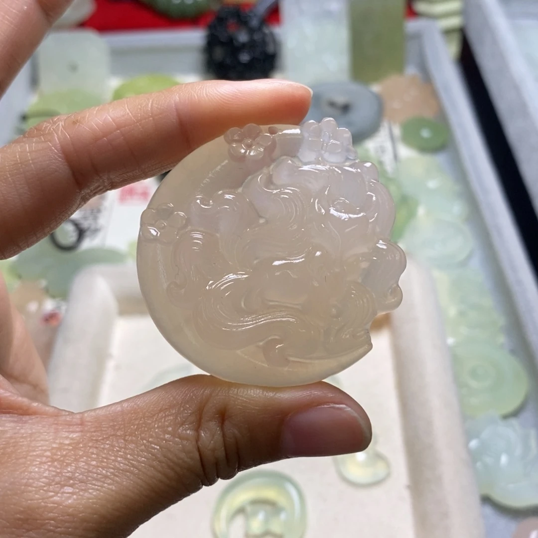 蛇纹石玉未镶嵌颈饰