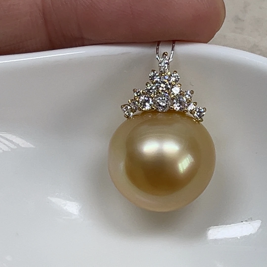 18K金镶嵌海水珍珠颈饰15.1mm