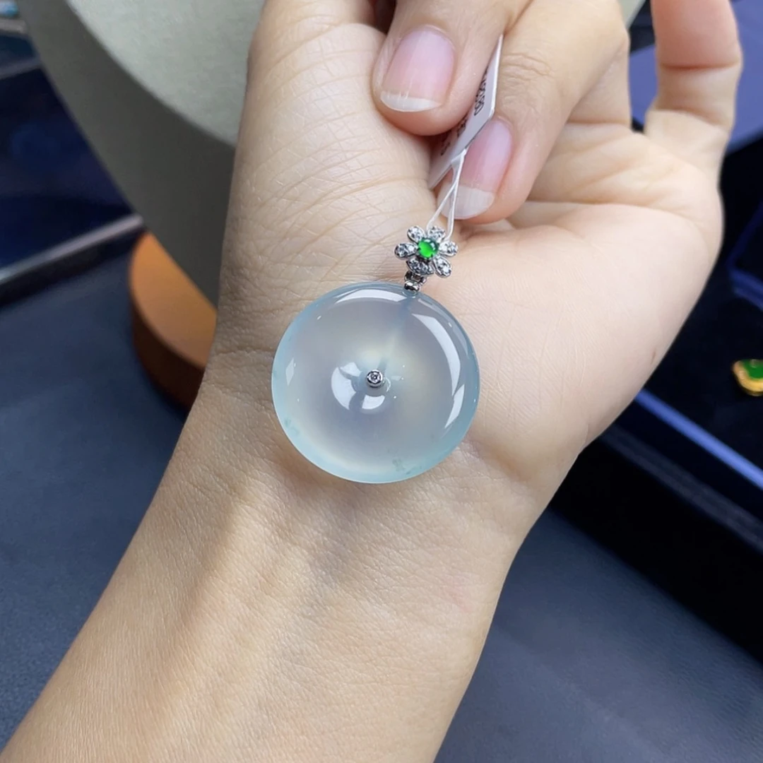 【闪购商品】翡翠颈饰18K金镶嵌37号 玻璃钢