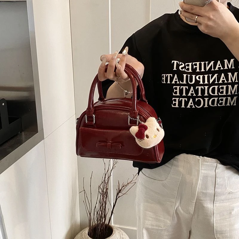 高级感小众包包女春夏季2025新款时尚斜挎包女士爆款手提保龄球包