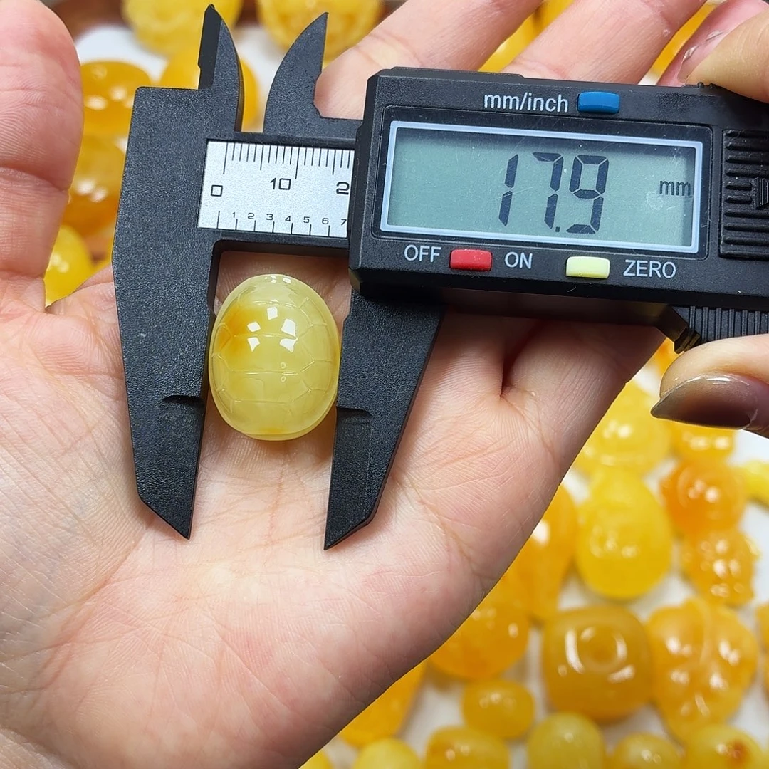 琥珀未镶嵌颈饰焦皮浓蜡妖花富甲打孔不退不换