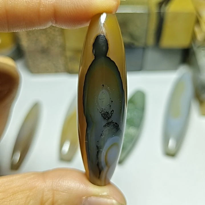 玛瑙/玉髓未镶嵌珠宝奇石
