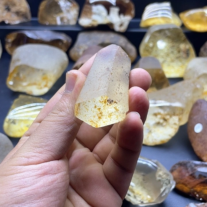 水晶摆件未镶嵌青*