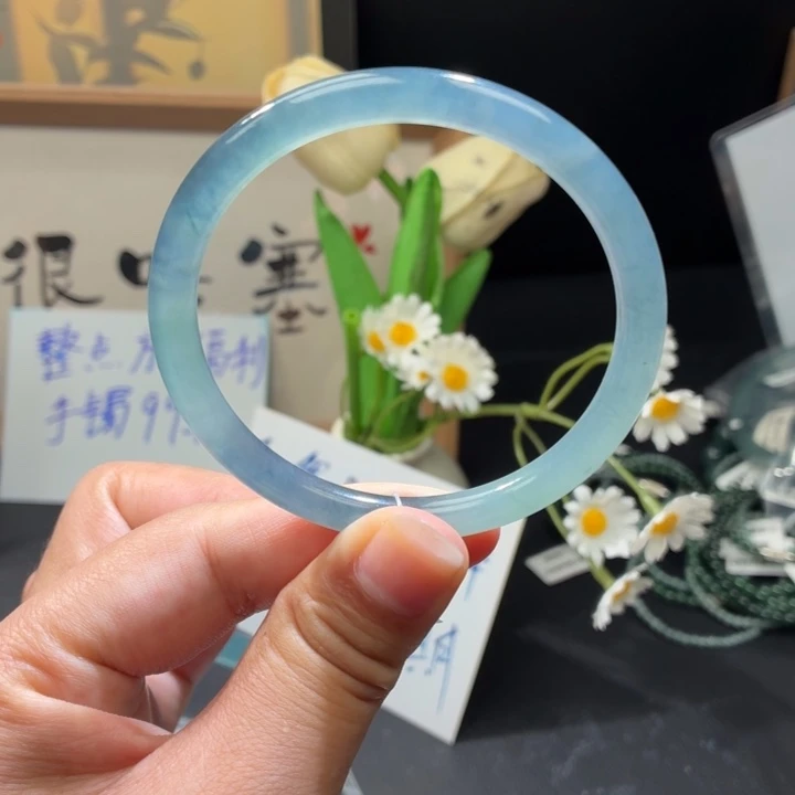 未镶嵌手镯翡翠冰蓝