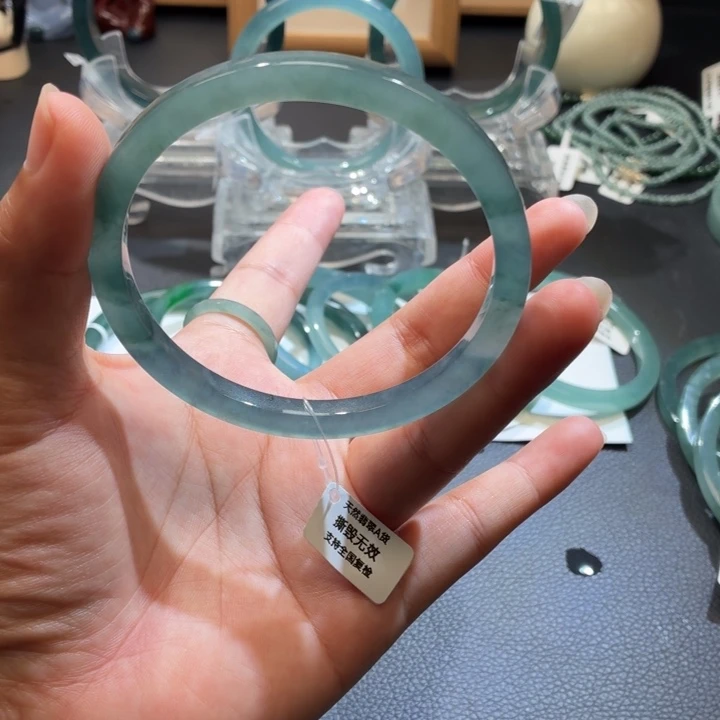 今***腿未镶嵌手镯翡翠冰蓝绿