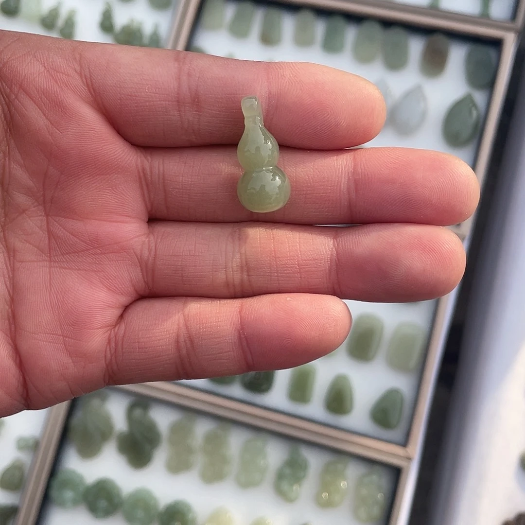 和田玉（糖玉）未镶嵌颈饰