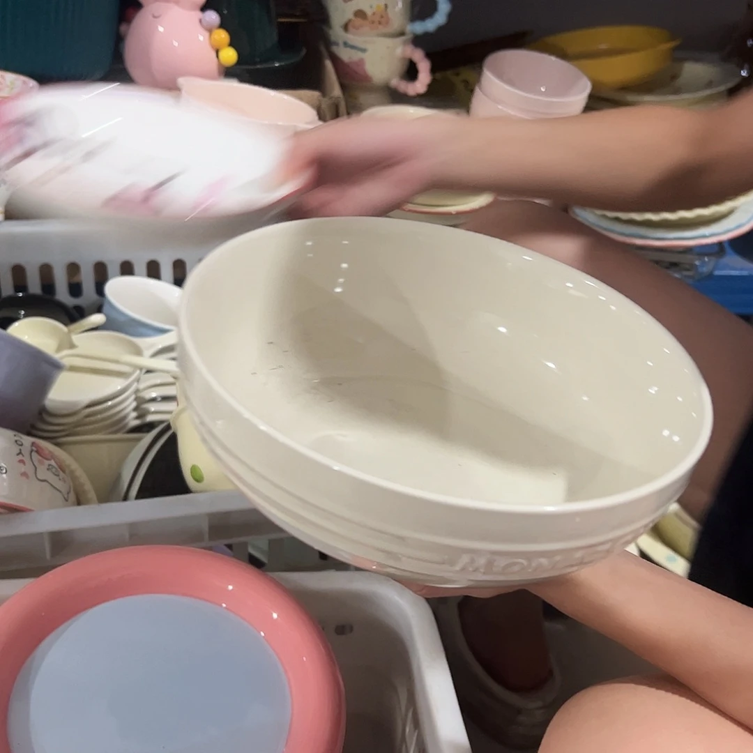 瓷片摩登白色大碗一个微瑕8寸