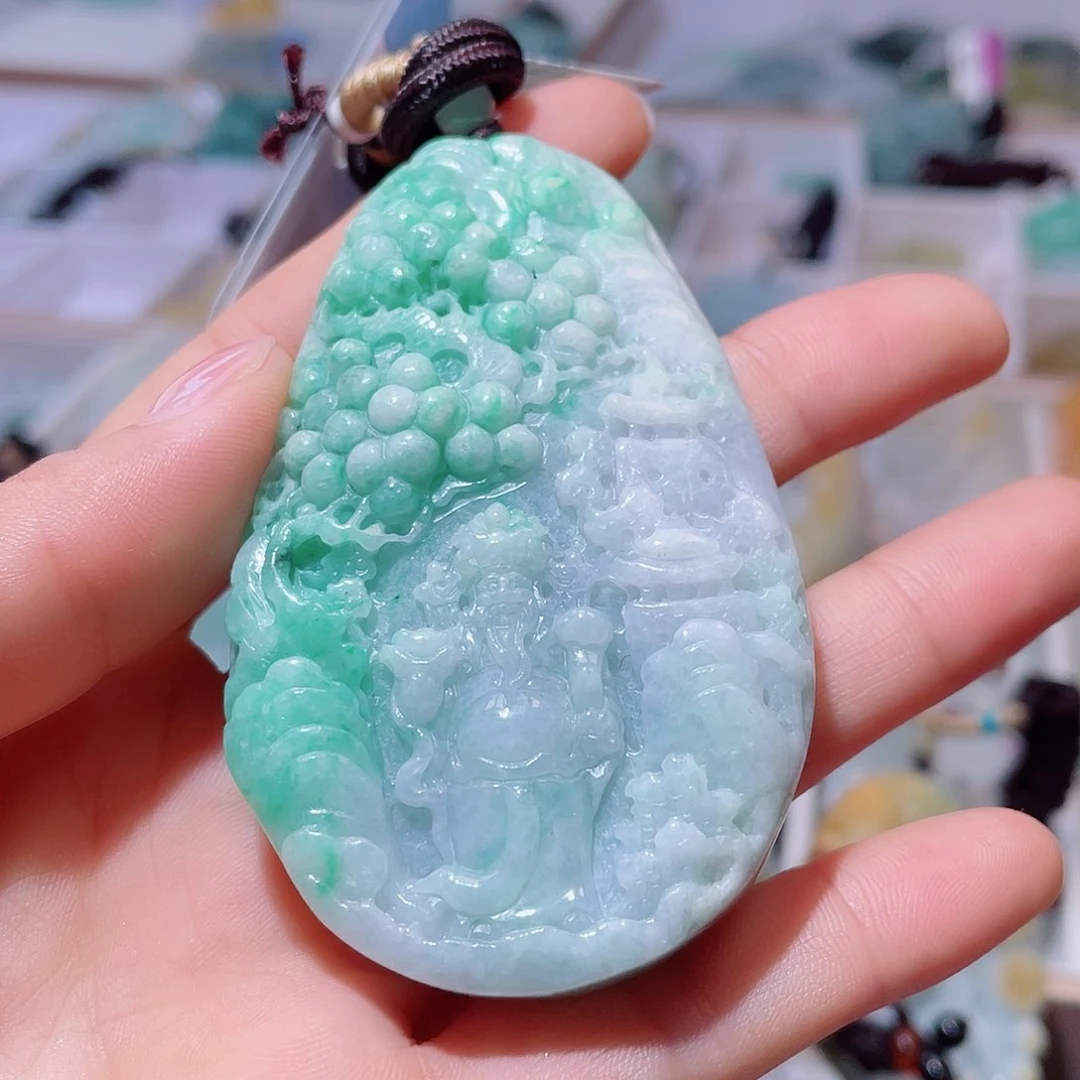 翡翠未镶嵌颈饰一个