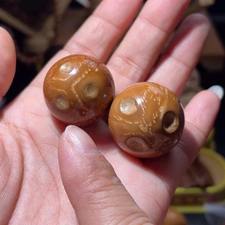 吊坠文玩核桃紫金鼠手球差一个尺