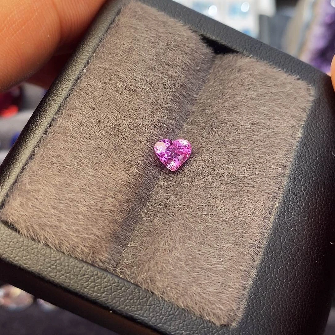 蓝宝石裸石未镶嵌1卡