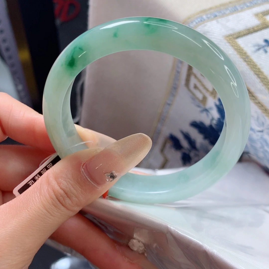 翡翠手镯未镶嵌56.7 正圈